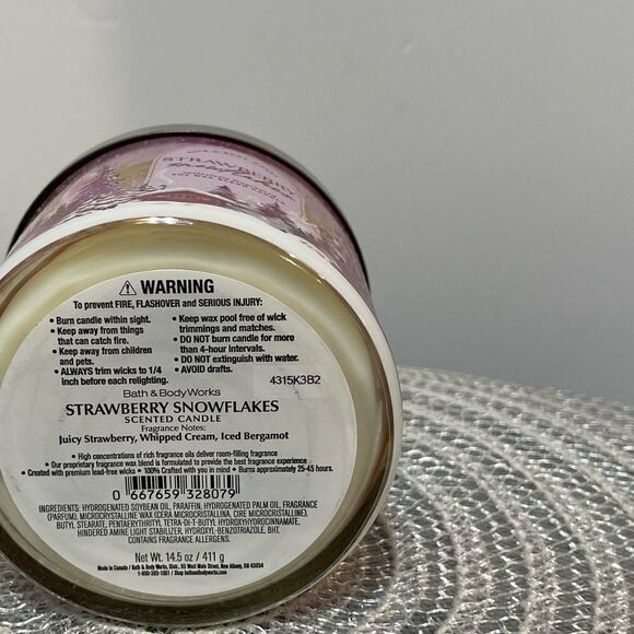 BBW Strawberry Snowflake 3 Wick Scented Candle NWT - Picture 3 of 4